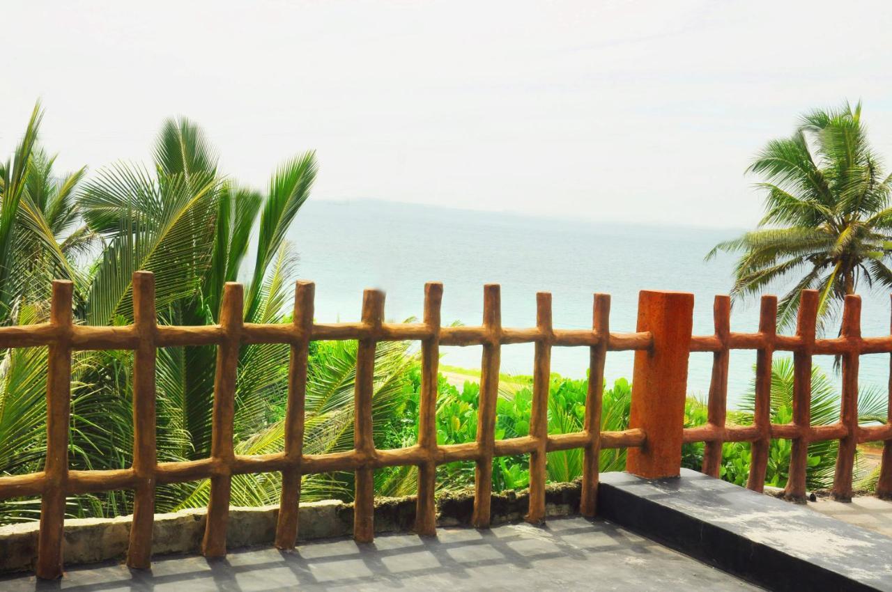 Deutsch Lanka Hotel Telwatta Buitenkant foto