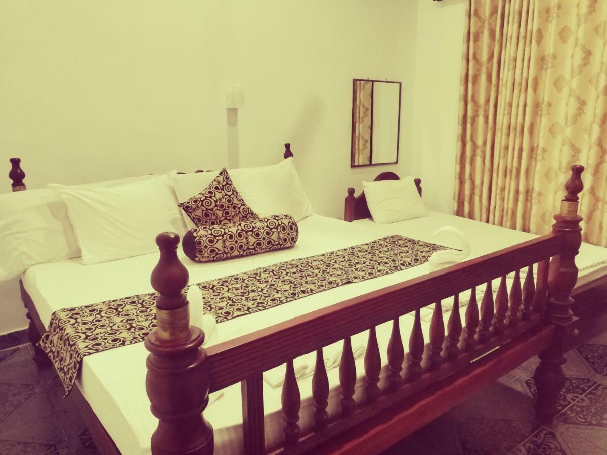 Deutsch Lanka Hotel Telwatta Buitenkant foto